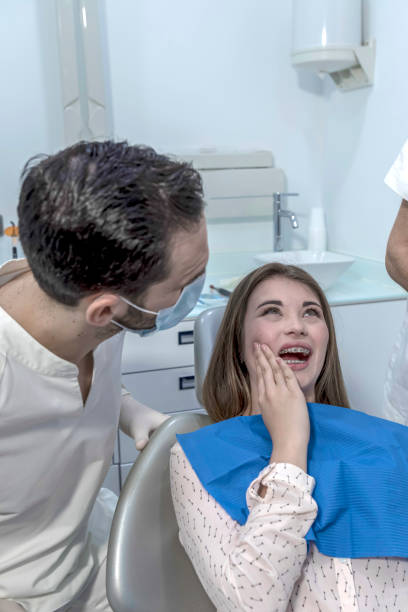 Best Tooth Infection Emergency Dentist  in Crystal Lawns, IL